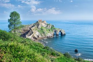 Des campings 4 et 5 étoiles au Pays basque, combinant luxe et nature, pour des vacances tout confort au cœur d’une région authentique.